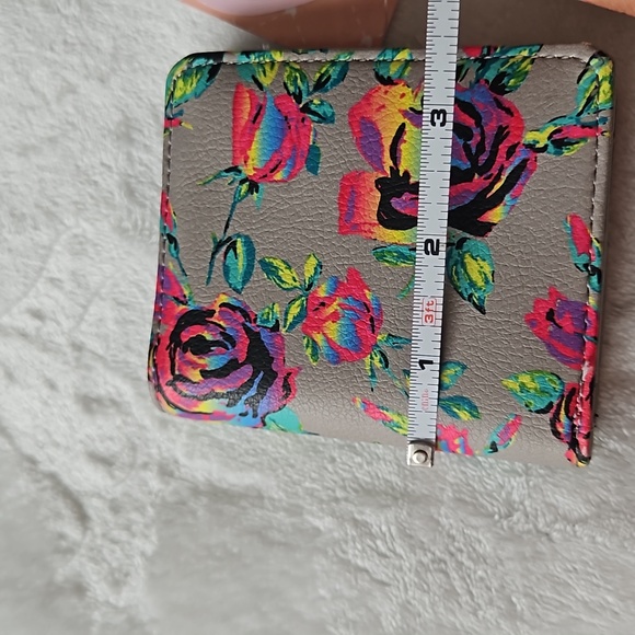 BETSEY JOHNSON Wallet - Picture 7 of 10